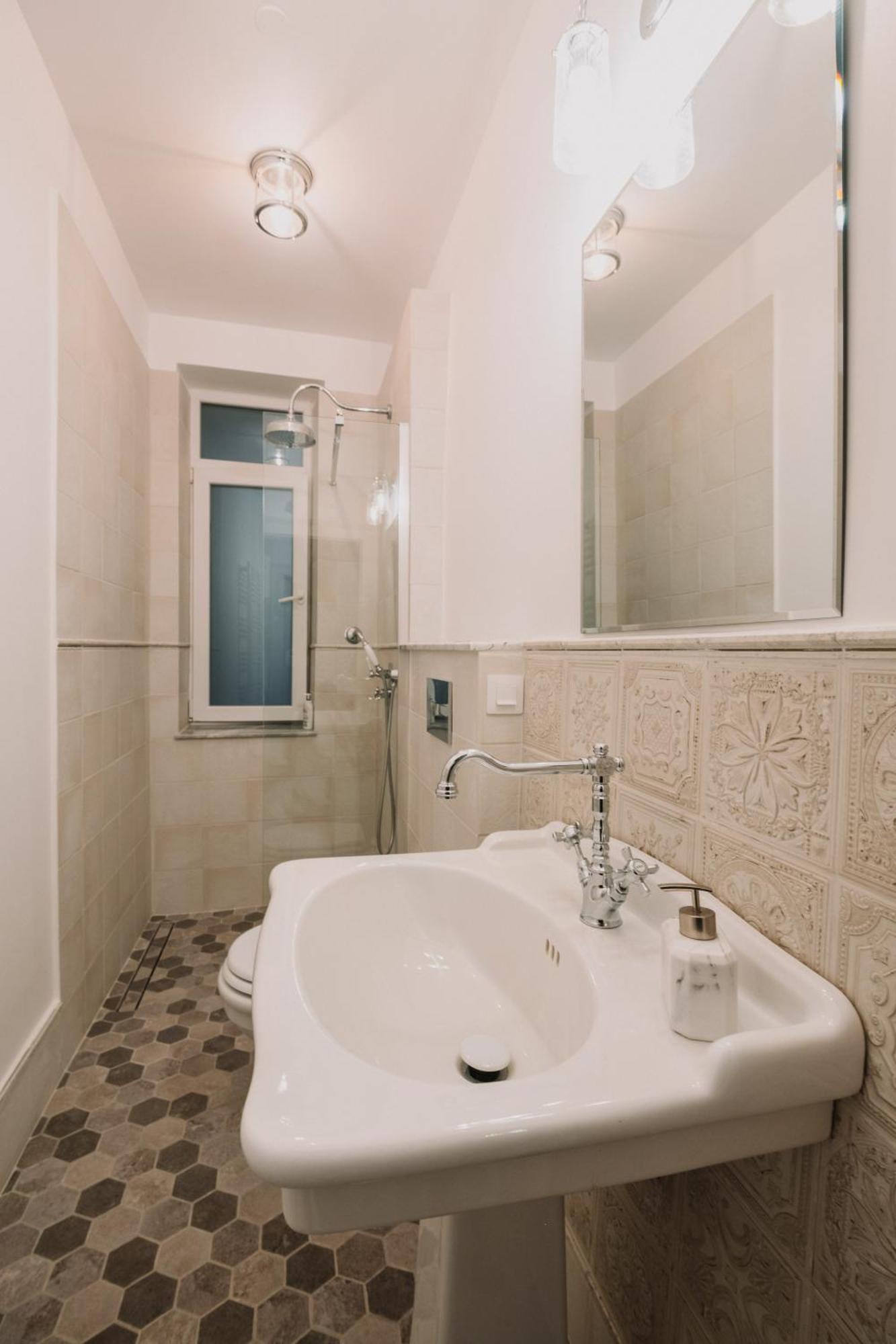 Old Town Apartment *